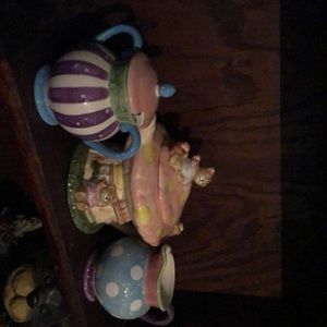 Cookies jar and sugar dish and cream dish